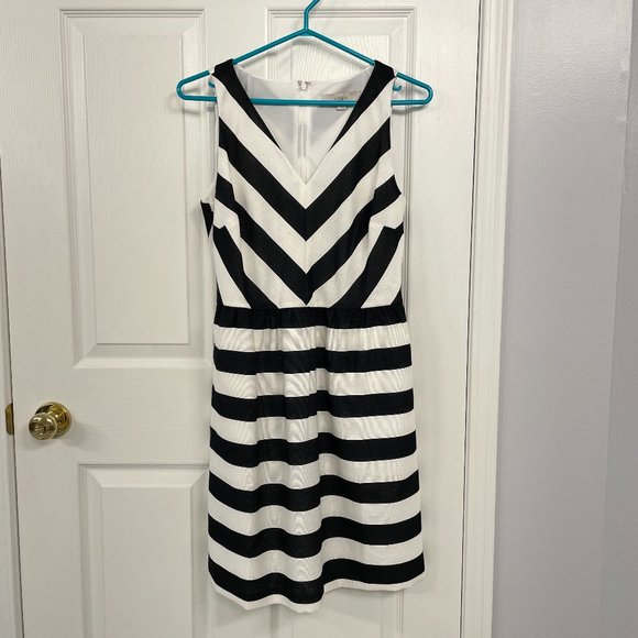 LOFT black & white striped dress, size 4 - Picture 1 of 6